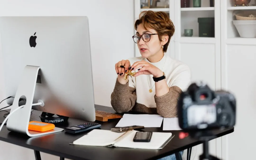 Créer un webinaire réussi : le guide complet pour engager et convertir votre audience