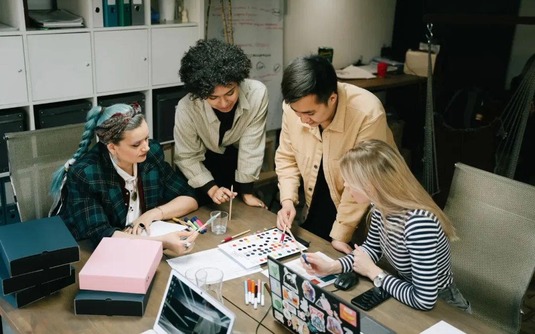 Qu&rsquo;est-ce que le buzz marketing ? Définition, fonctionnement et exemples