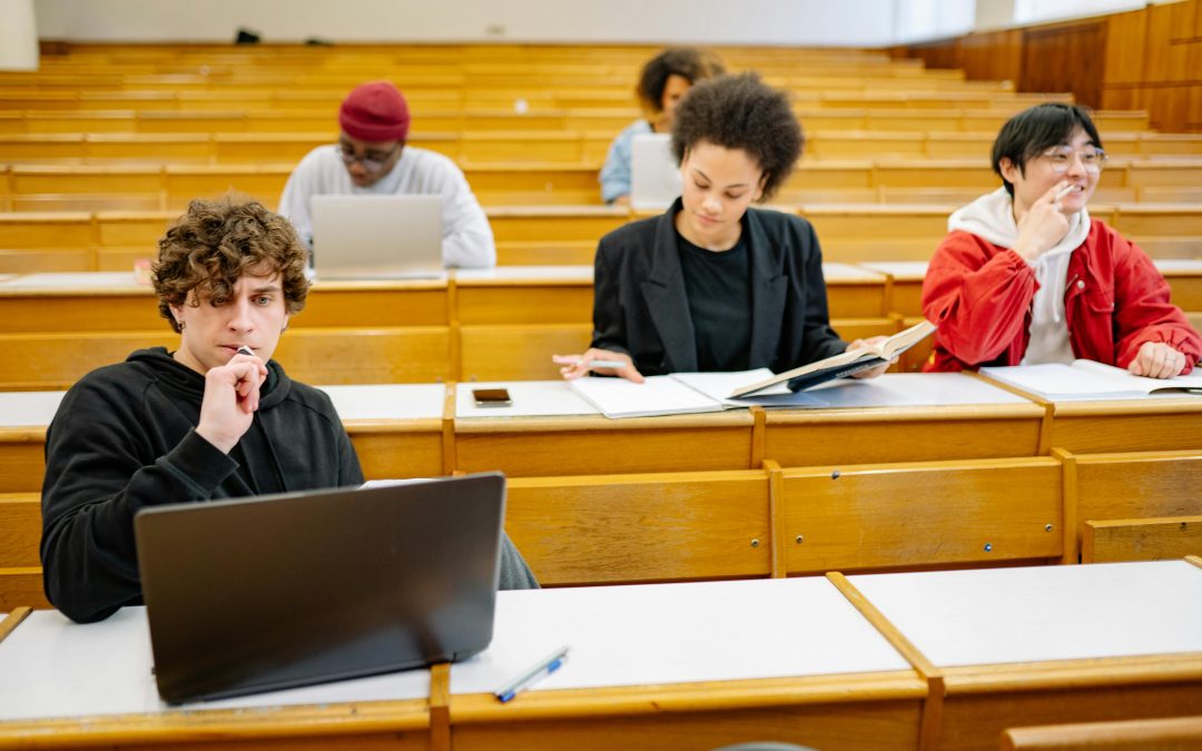 Pourquoi faire une alternance en école de commerce