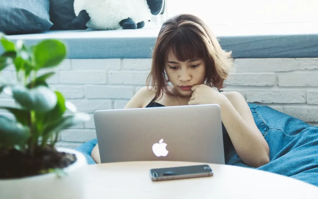 Freelance vs salarié : comparatif des avantages et inconvénients pour bien choisir