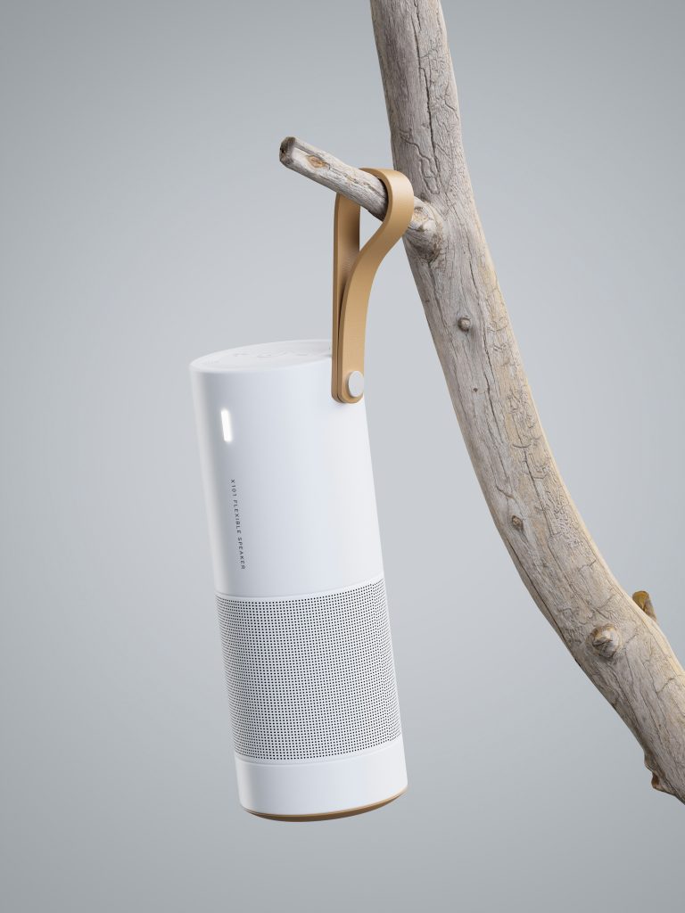 Rendu 3D photoréaliste d'une enceinte blanche suspendue à une branche, en image de synthèse